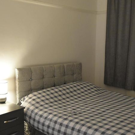 Clarendon House Hotel ลูตัน ภายนอก รูปภาพ