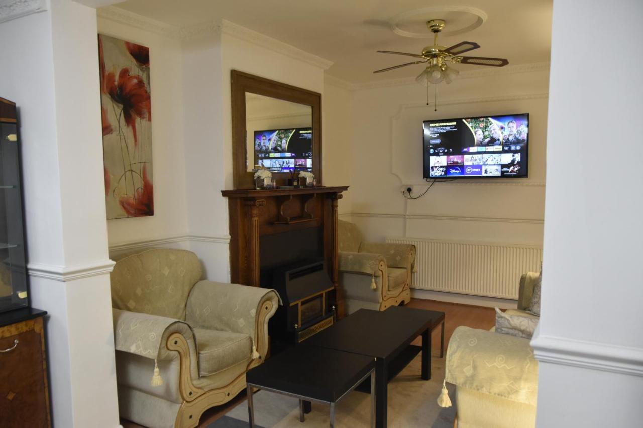 Clarendon House Hotel ลูตัน ภายนอก รูปภาพ