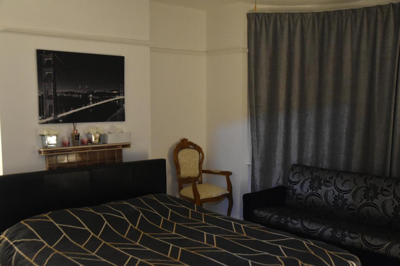 Clarendon House Hotel ลูตัน ภายนอก รูปภาพ